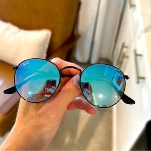 Ray-Ban's. blue mirror. Super cute! Great condition